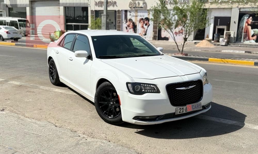 کرایسلەر 300
